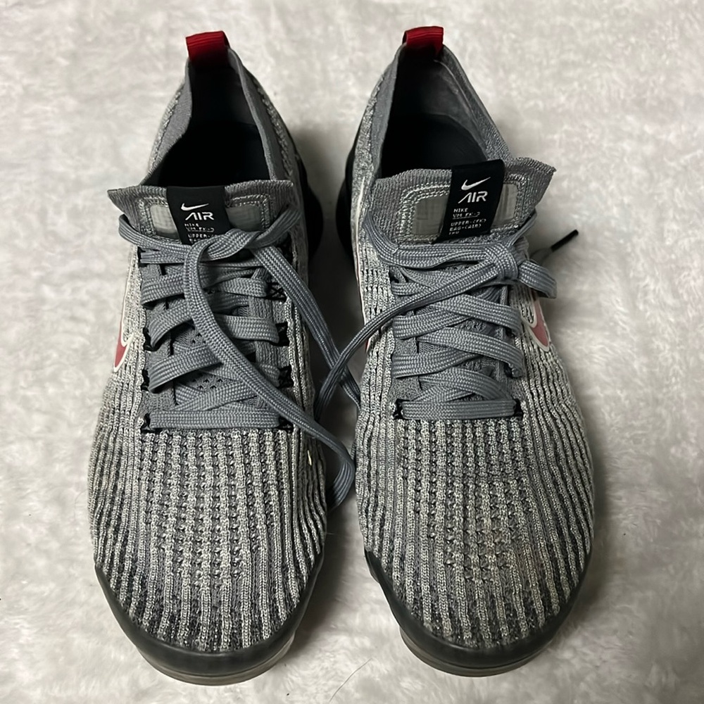 Men’s size 7 Women’s 8.5 Nike VaporMax